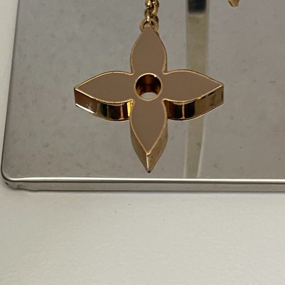 Louis Vuitton Bag Charm Fleur de Monogram Black Gold Plated Key Chain (128540) - Picture 5 of 6